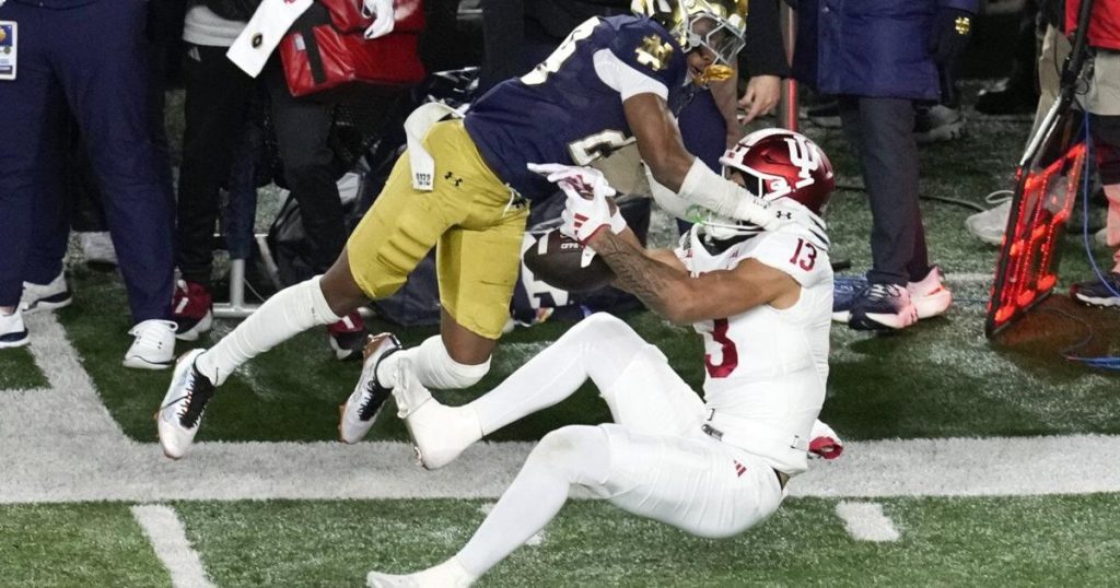 Notre Dame protects home field in new postseason era with 1st playoff win, 27-17 over Indiana
