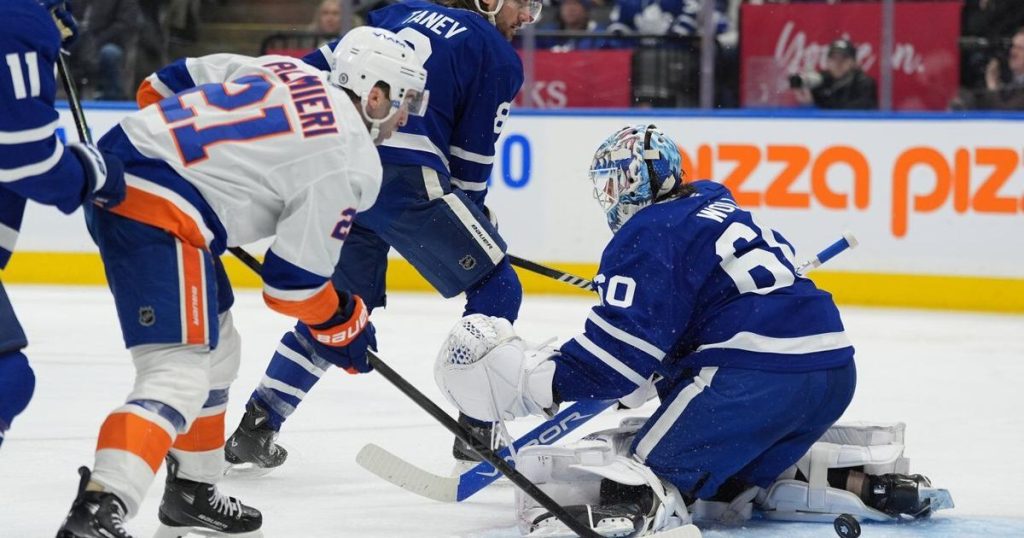 Horvat powers Islanders over Leafs; Toronto captain Auston Matthews sits with injury