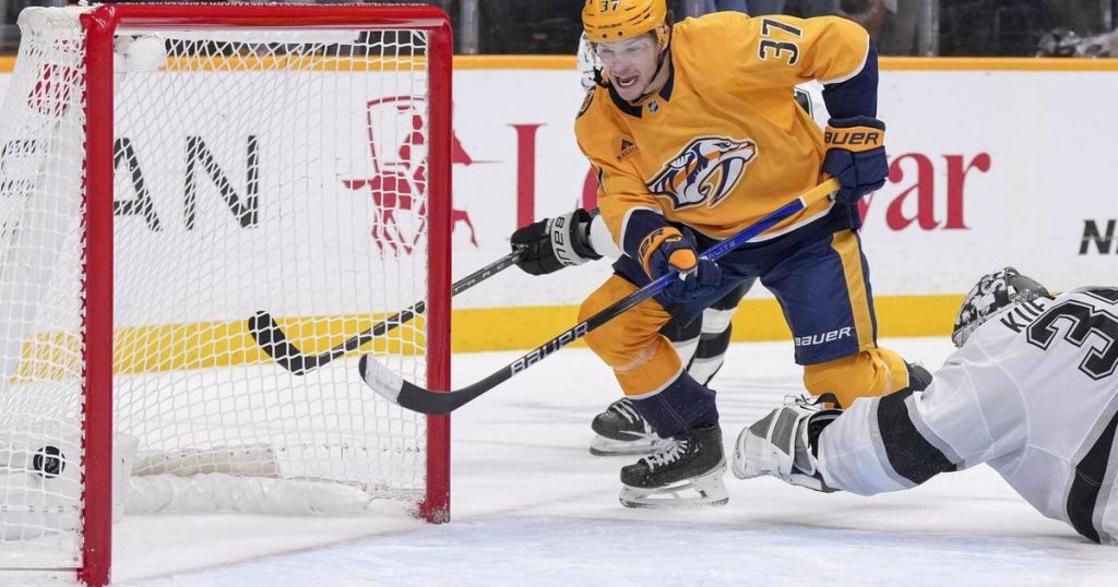NHL roundup: Blankenburg plays OT hero as Predators edge Kings 3-2