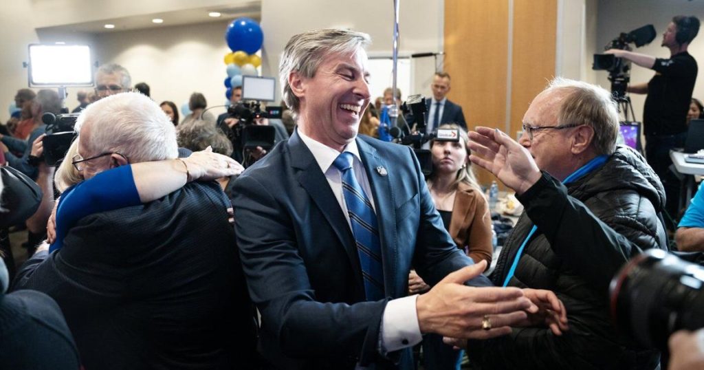 Buoyed by election win, Nova Scotia premier tones down rhetoric toward Ottawa