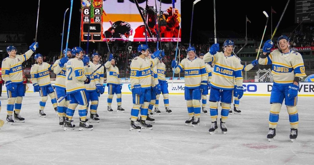 NHL roundup: Blues beat Blackhawks 6-2 in outdoor Winter Classic