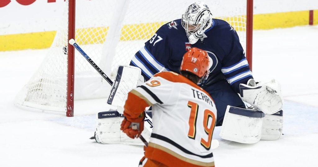 Terry scores two, Anaheim Ducks edge Winnipeg Jets 4-3 in overtime