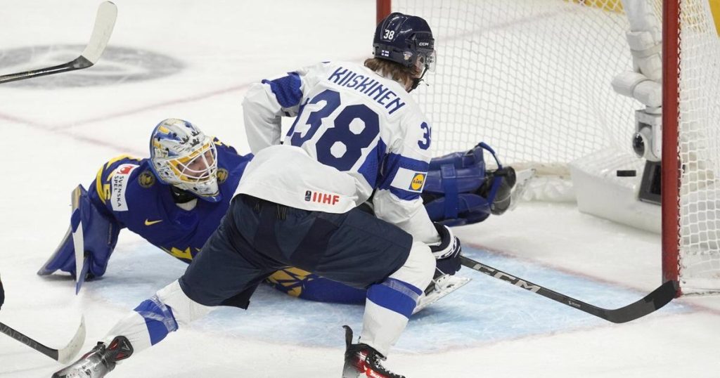 U.S. downs Czechia, Finland tops Sweden to set up gold-medal final at world juniors
