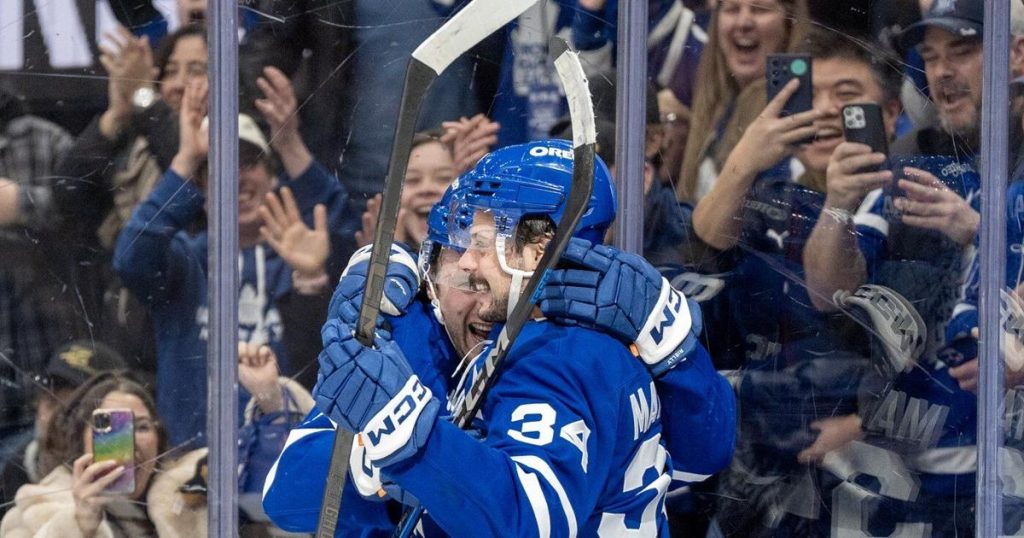 Defenceman McCabe injured in fight in Maple Leafs’ 3-2 overtime win over Flyers