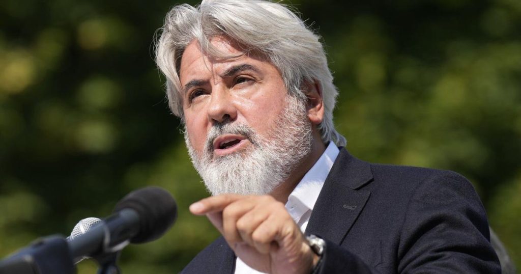 Quebec Liberals ‘at a crossroads’ as leadership race kicks off Monday