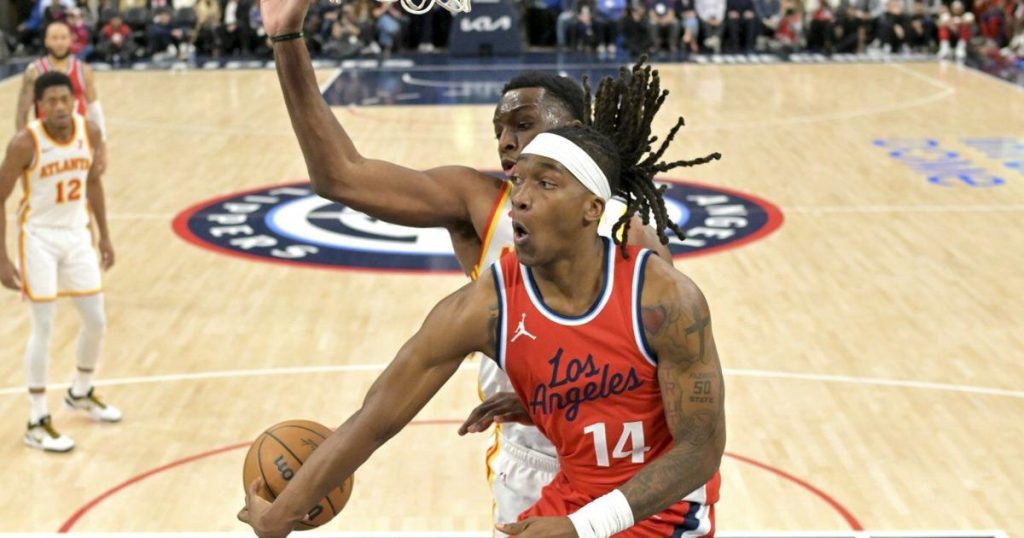 Clippers, Lakers to resume their wildfire-delayed schedules on Monday