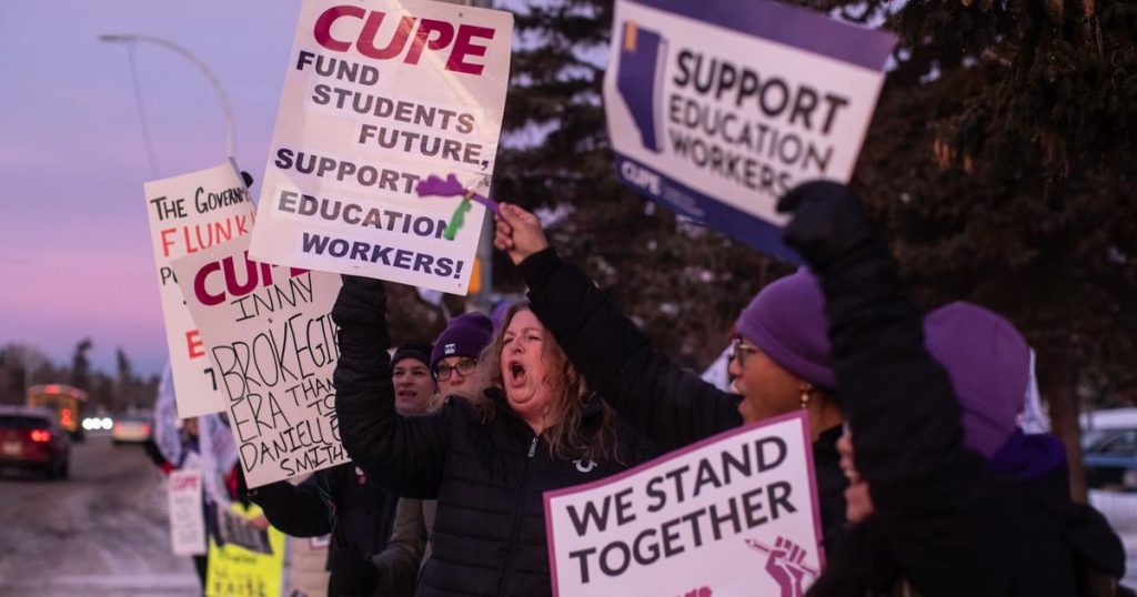 Thousands of school support workers off the job in Edmonton, nearby communities |