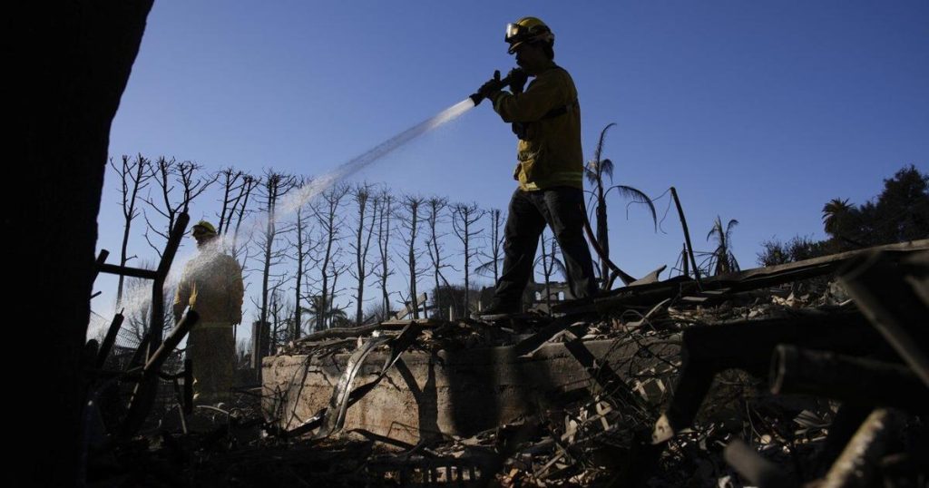 Dozens of Canadian firefighters head to California to help in fire fight