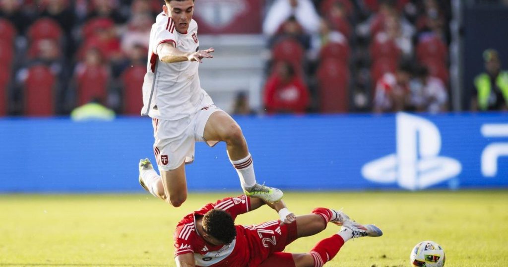 Toronto FC rewards Spanish midfielder Alonso Coello with new contract