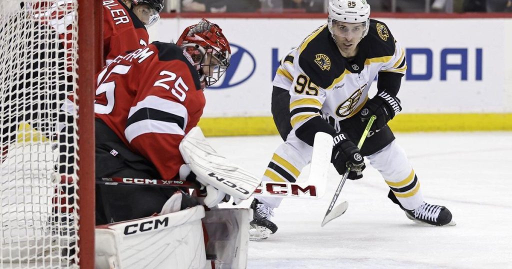 New Jersey Devils goaltender Jacob Markstrom out 4-6 weeks with knee injury