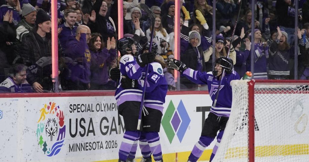 Thompson leads Frost to 4-3 shootout win over Sceptres