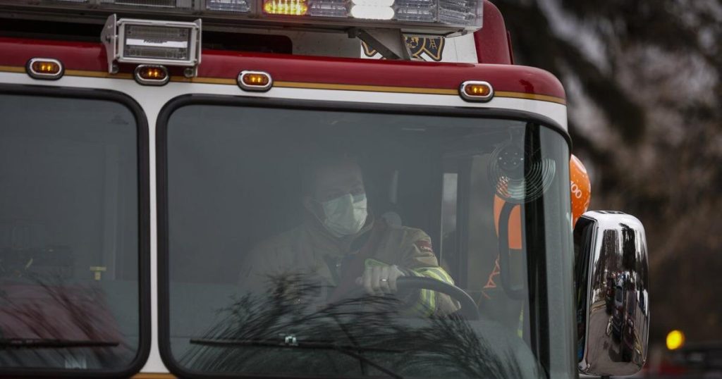 Man, boy rushed to hospital with carbon monoxide poisoning in Calgary