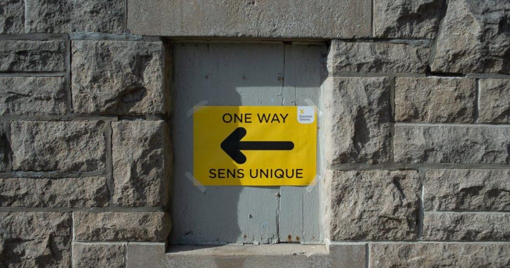 Crombie accuses Ford of leaving Ontario in limbo amid trade war, supports LCBO move