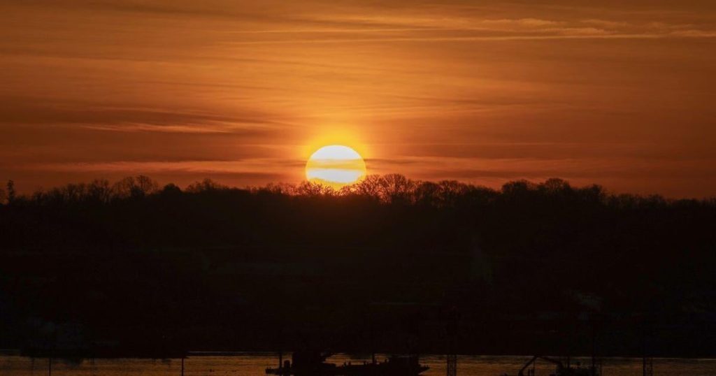 Salvage crews remove large portion of commercial jet from river after deadly air collision near DC