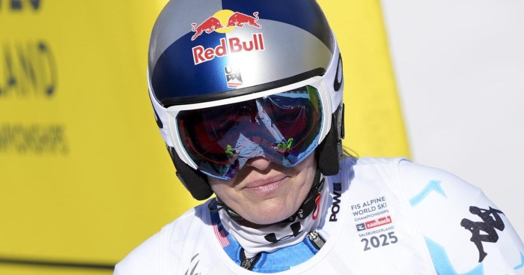 Lindsey Vonn hooks a gate with her arm and doesn’t finish her opening race at skiing worlds