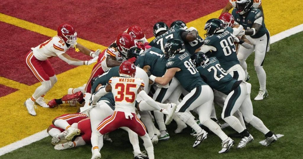 Super Bowl delivers moving tributes, memorable action and a historic presidential visit