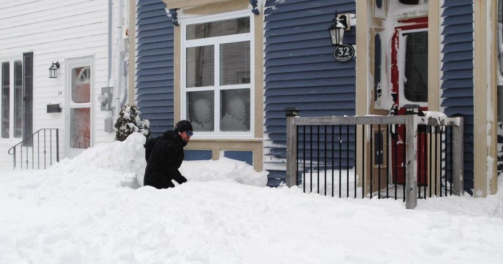 Storm grinds St. John’s, N.L., to a halt, leaving capital under 40 cm of snow
