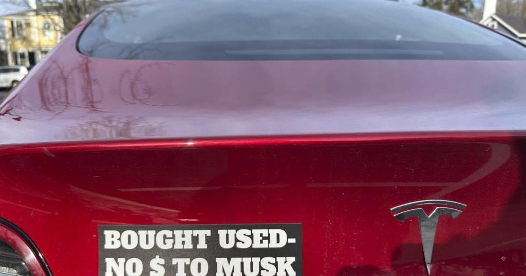 Once proud fans, some Tesla owners in Canada embarrassed by company’s CEO