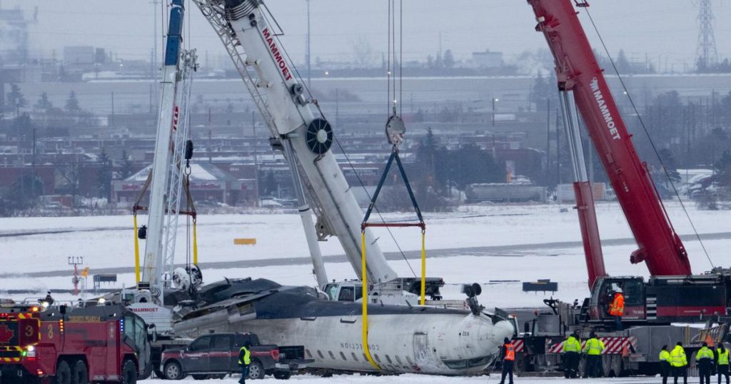 Crews at Pearson airport remove crashed plane |
