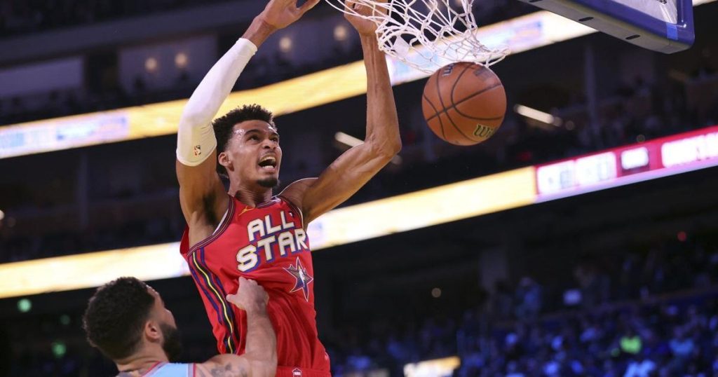 Victor Wembanyama expected to miss remainder of season after blood clot diagnosis, Spurs announce