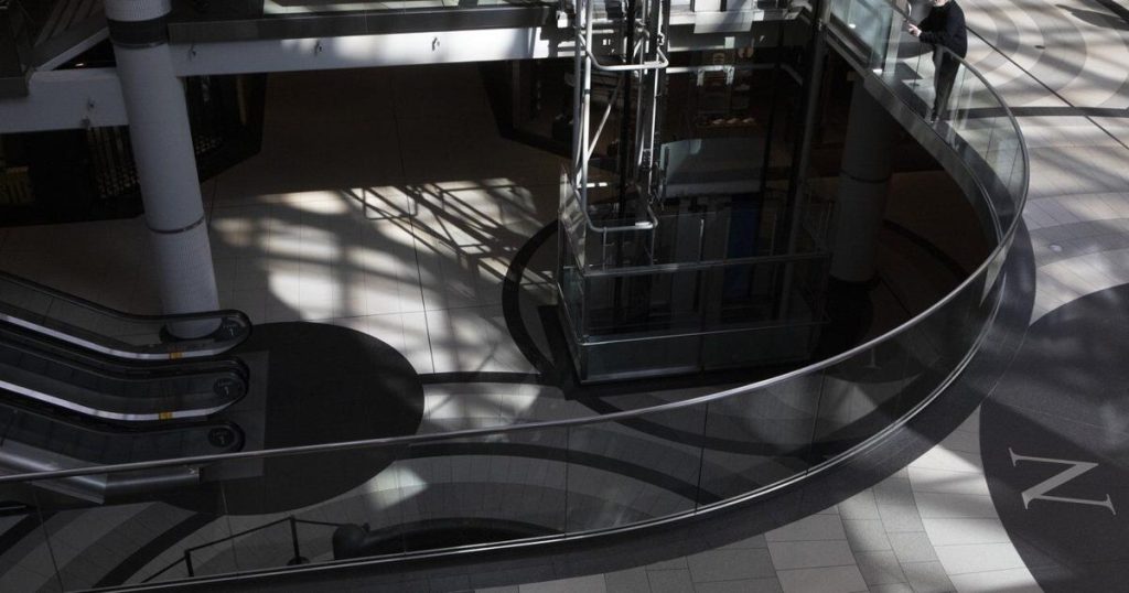 Canadian consumer confidence hits lowest level since 2023 on U.S. tariff fears