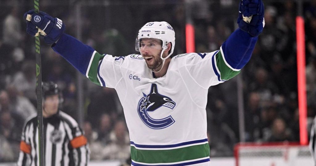 Garland scores his 2nd goal of the game in OT to lift the Canucks past the Kings, 3-2