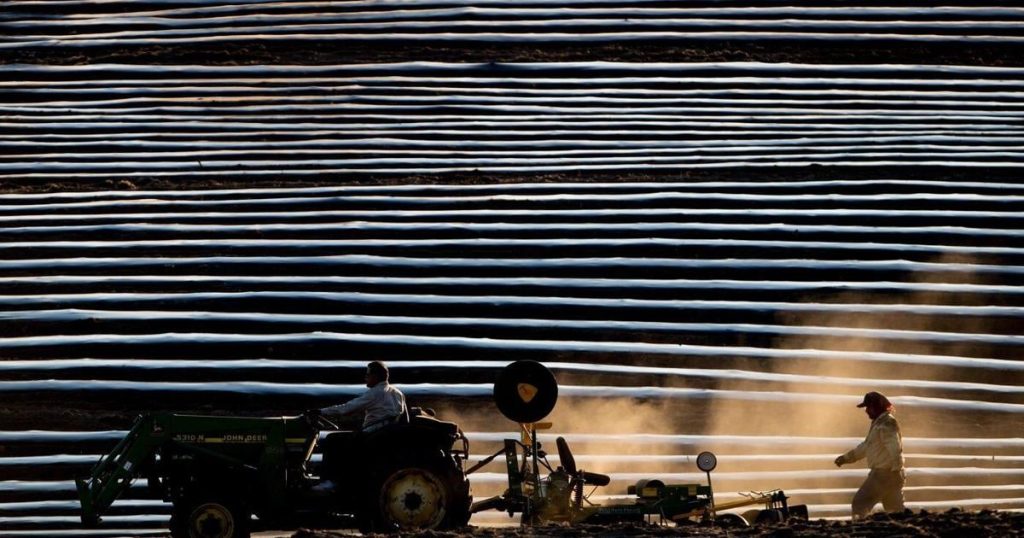 Amid tariff and trade war talk, small-town mayors try to keep it friendly on border