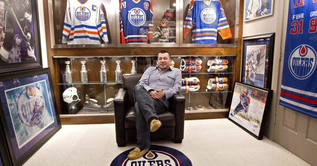 Gretzky super fan, memorabilia market undeterred by outrage over Trump connection