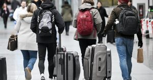 Canadians cancel U.S. travel plans amid anger over tariffs, weak loonie Canadians cancel U.S. travel plans amid anger over tariffs, weak loonie