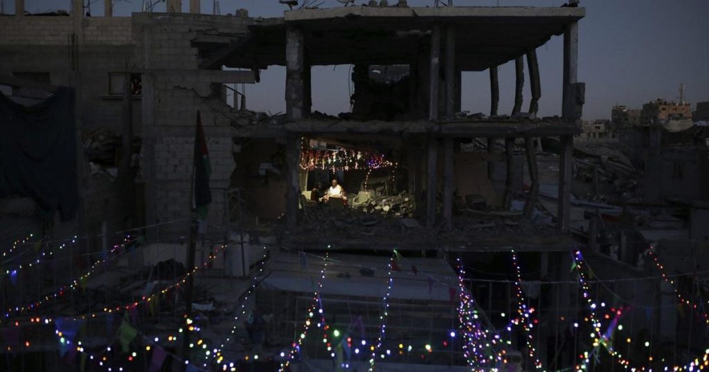 Syrians begin fasting during first Ramadan without Assad family rule in decades