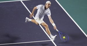 Alcaraz beats Shapovalov in straight sets at Paribas Open in Indian Wells Alcaraz beats Shapovalov in straight sets at Paribas Open in Indian Wells
