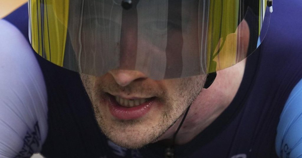 Canadian rider Derek Gee increases lead at O Gran Camino race in Spain