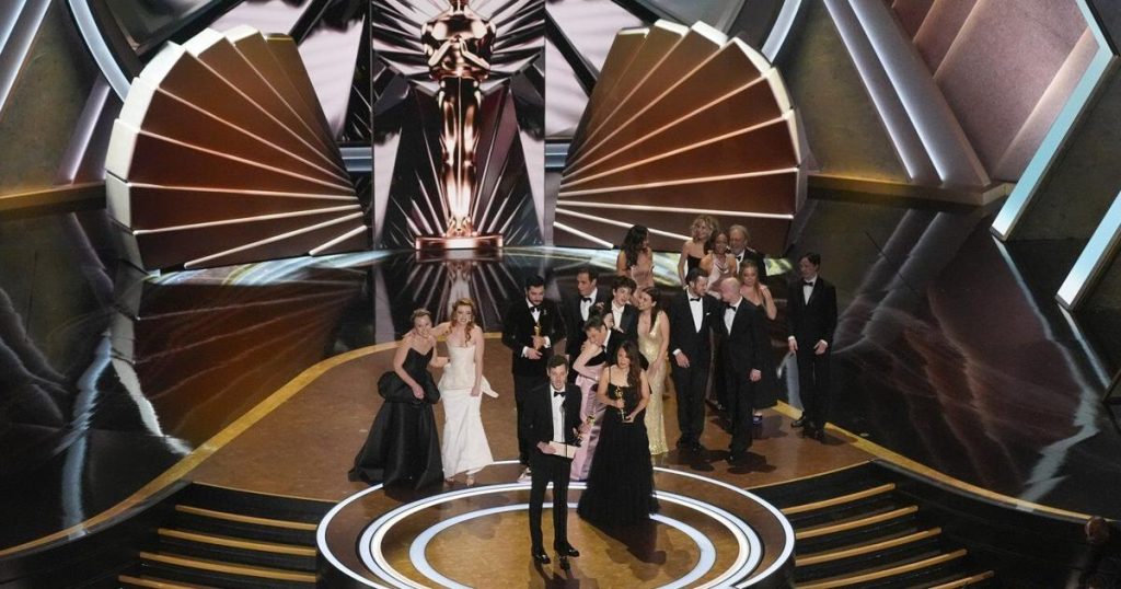 Hulu viewers miss Oscars climax in latest mishap for streaming platforms’ live programming