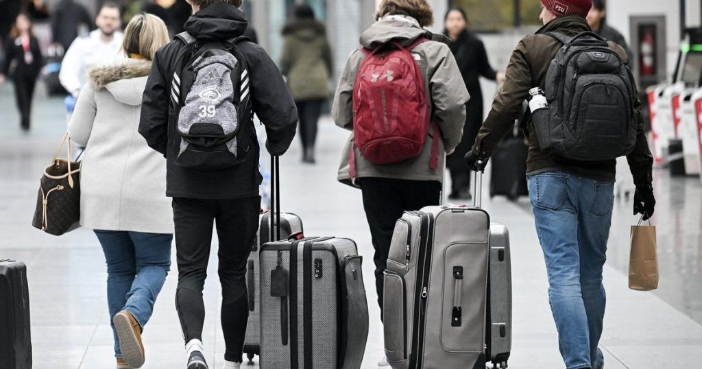 Canadians cancel U.S. travel plans amid anger over tariffs