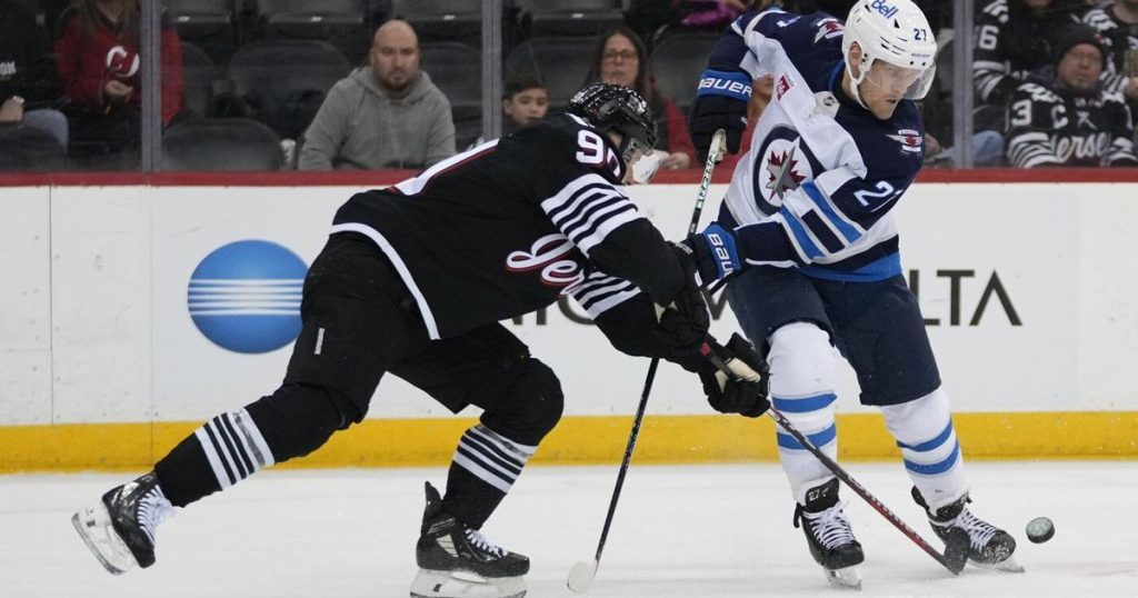 Nikolaj Ehlers, Kyle Connor score as the Jets pull away for a 6-1 win at the Devils