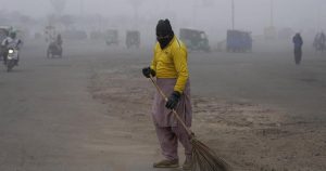 Majority of the world’s population breathes dirty air, report says Majority of the world’s population breathes dirty air, report says