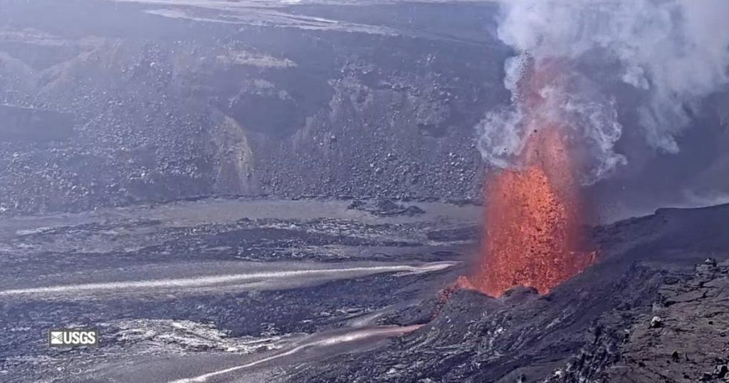 Hawaii volcano again puts tall lava fountains on display in latest eruption episode