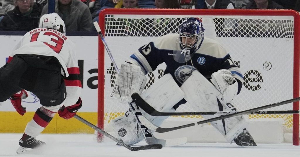 NHL roundup: Devils hang on to edge slumping Blue Jackets 2-1