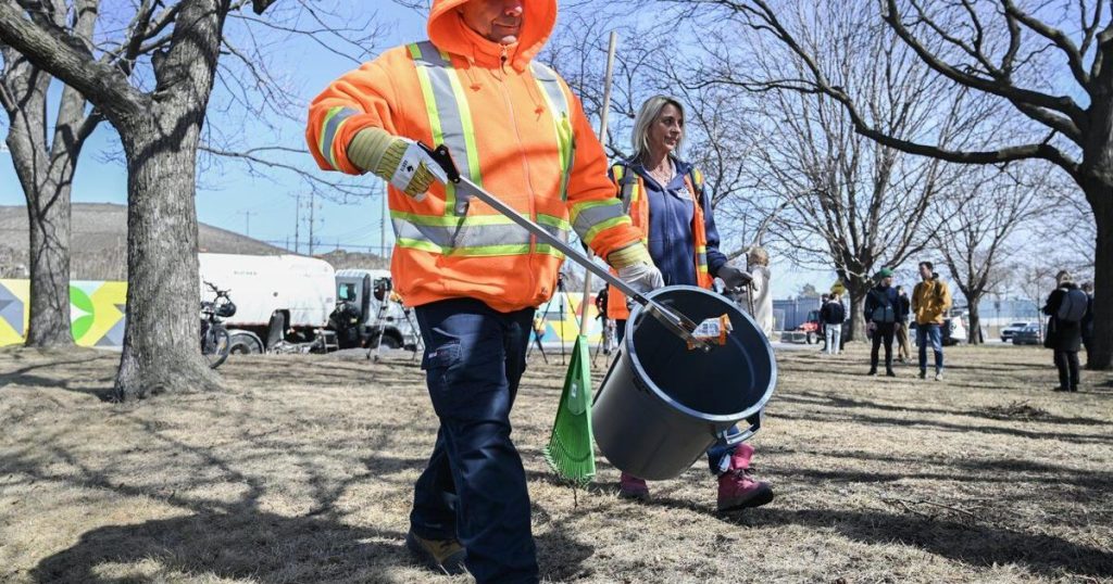 Montreal begins annual effort to clear tonnes of garbage exposed by snowmelt