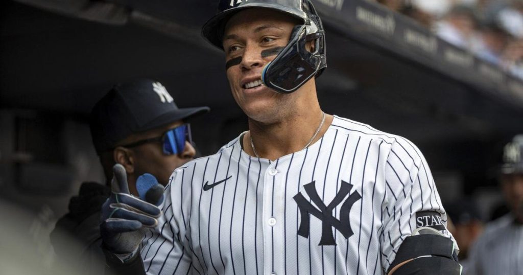 Judge hits 3 of Yanks’ 9 homers with 8 RBIs as NY goes deep on first 3 pitches, routs Brewers 20-9