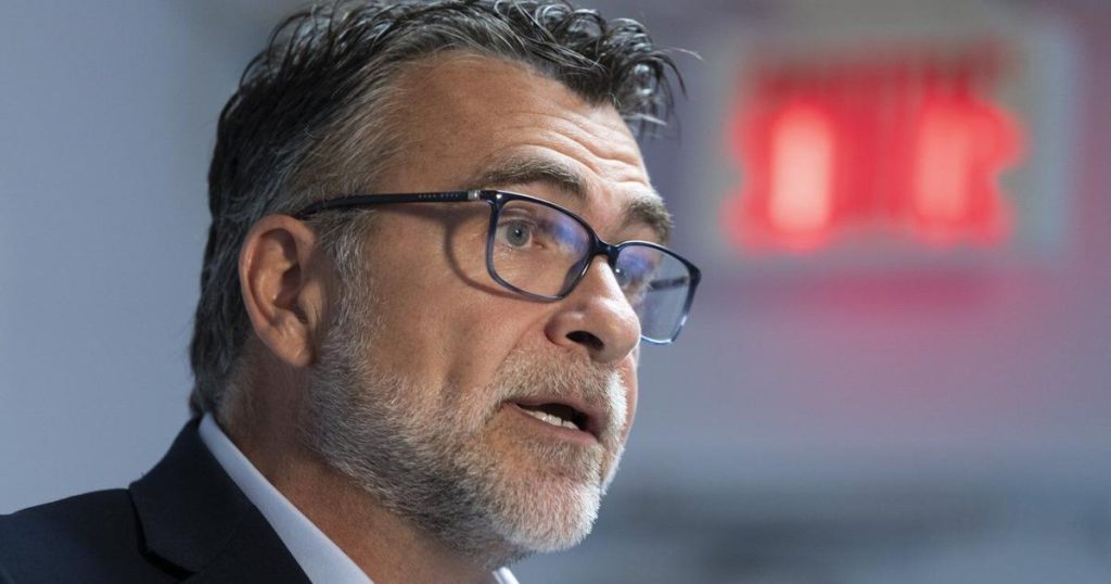 Former business lobby head Blackburn confirms he is seeking Quebec Liberal leadership