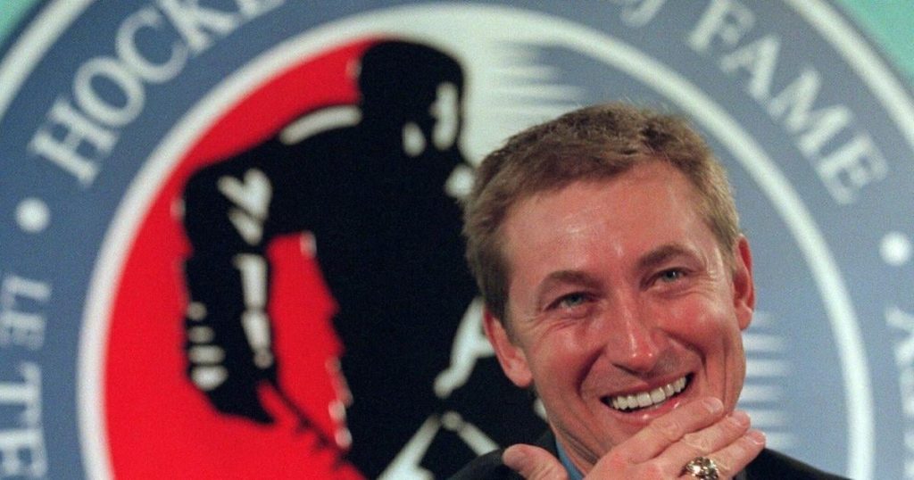 Gretzky set to be at Blackhawks-Capitals game with Ovechkin 3 goals from breaking his NHL record