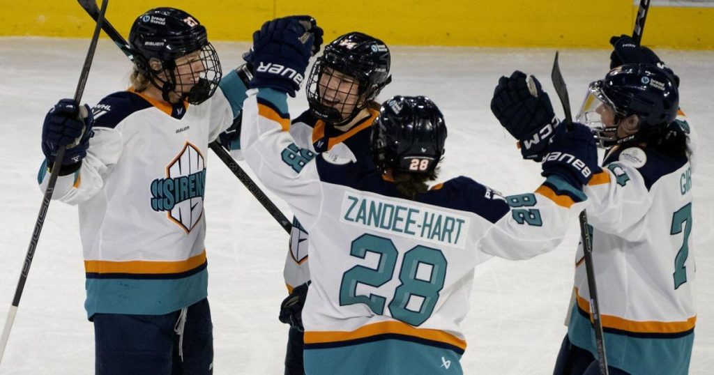 Last-place Sirens upset front-running Victoire 1-0