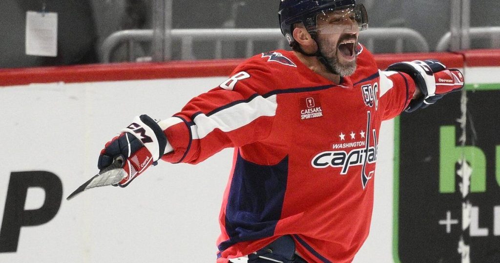 How close is Alex Ovechkin to breaking Wayne Gretzky’s NHL career goals record?