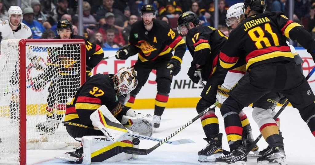 Late goal lifts Vegas Golden Knights to 3-2 victory over Vancouver Canucks