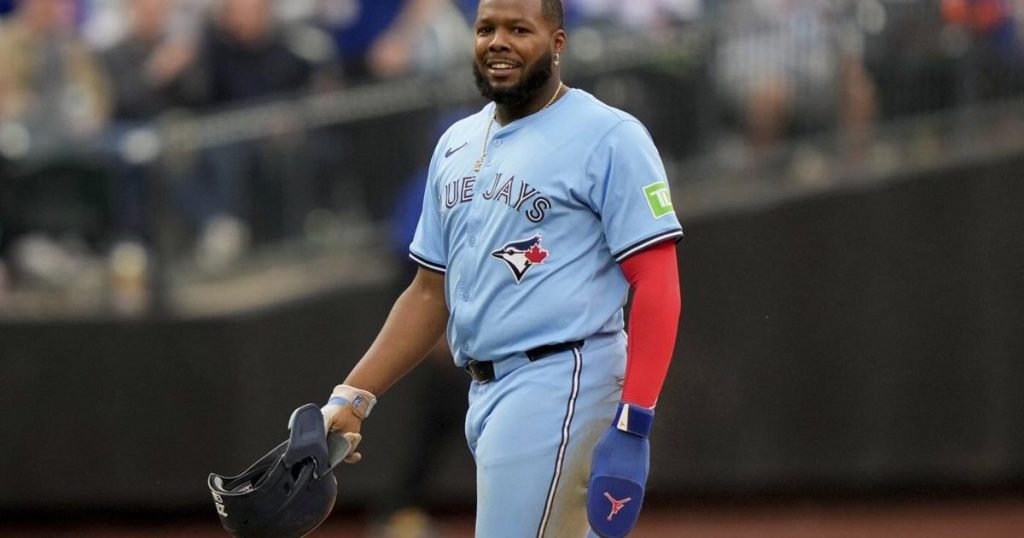 Guerrero, Blue Jays agree to a 0 million, 14-year deal that starts in 2026, AP source says