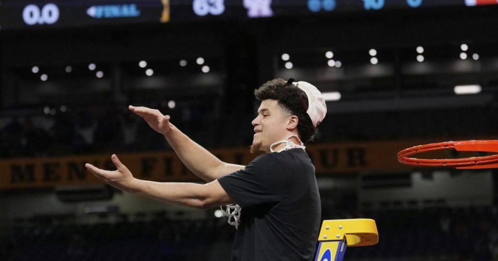 Two courts: NCAA’s present (Gators!) and future play out 1700 miles apart on the same day