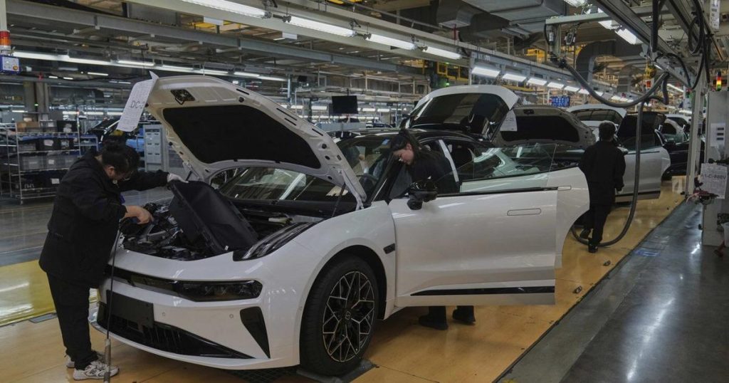 US and global economic outlook deteriorates in Trump trade war, IMF says