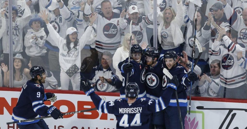 Connor, Scheifele use their smarts to make Jets soar