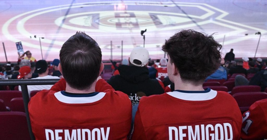 Hockey fans conflicted over travelling to U.S. to see their teams in NHL playoffs